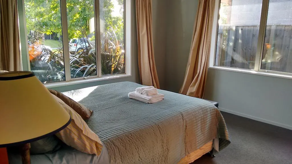 Guest house Delamain Holiday House And B&B Christchurch